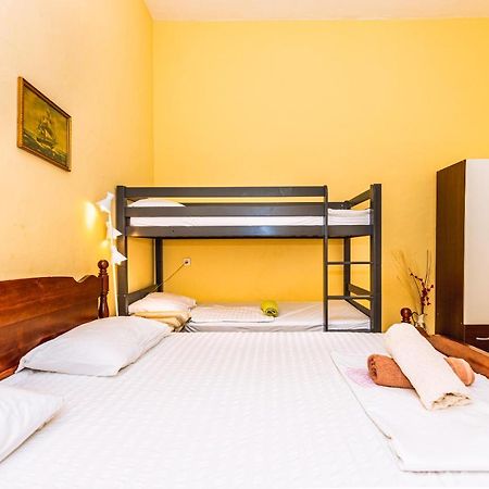 Guesthouse Isabel La Catolica Dubrovnik Eksteriør bilde