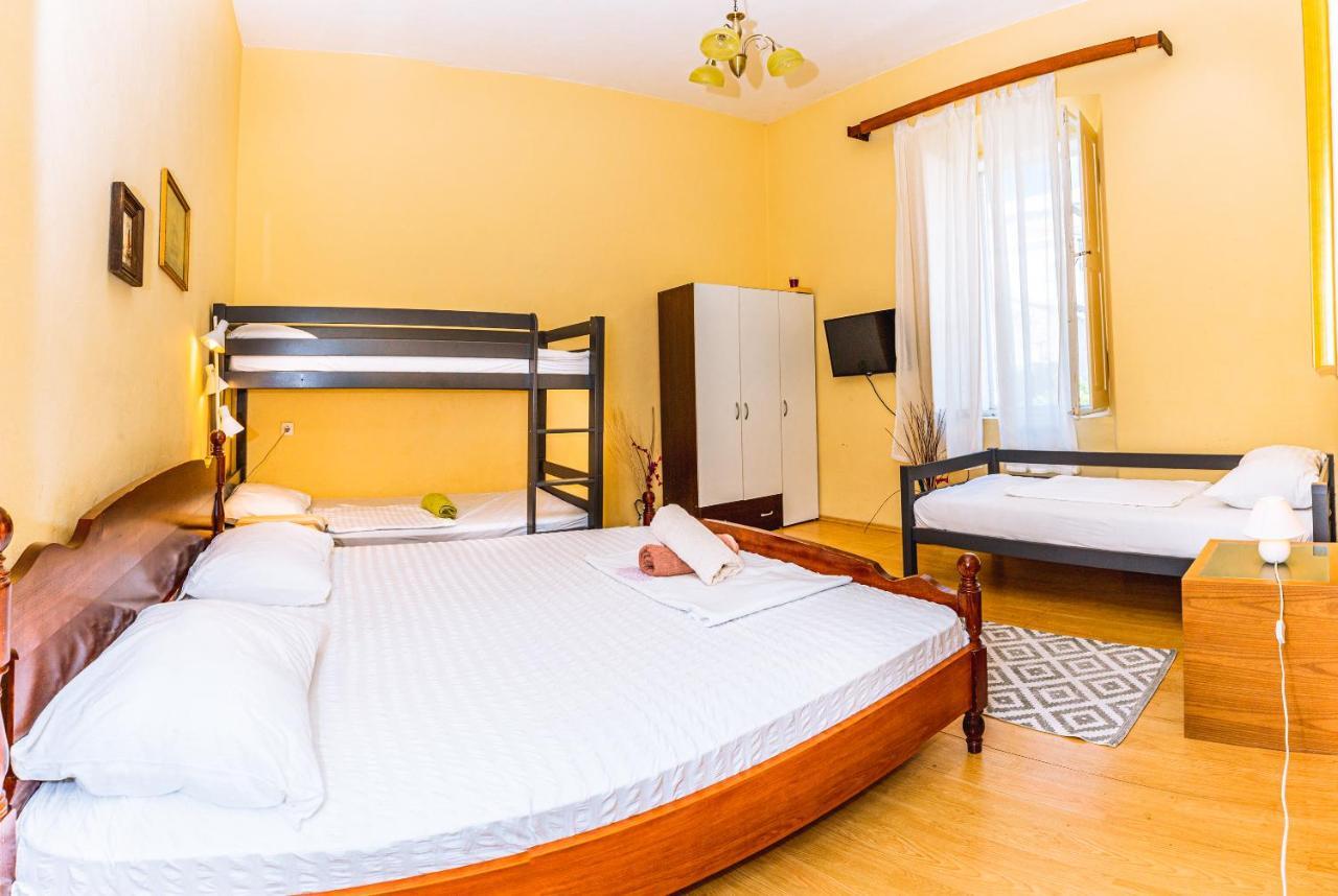 Guesthouse Isabel La Catolica Dubrovnik Eksteriør bilde