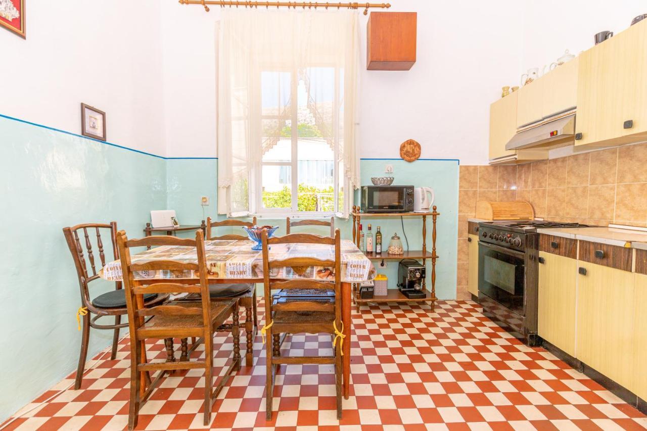 Guesthouse Isabel La Catolica Dubrovnik Eksteriør bilde