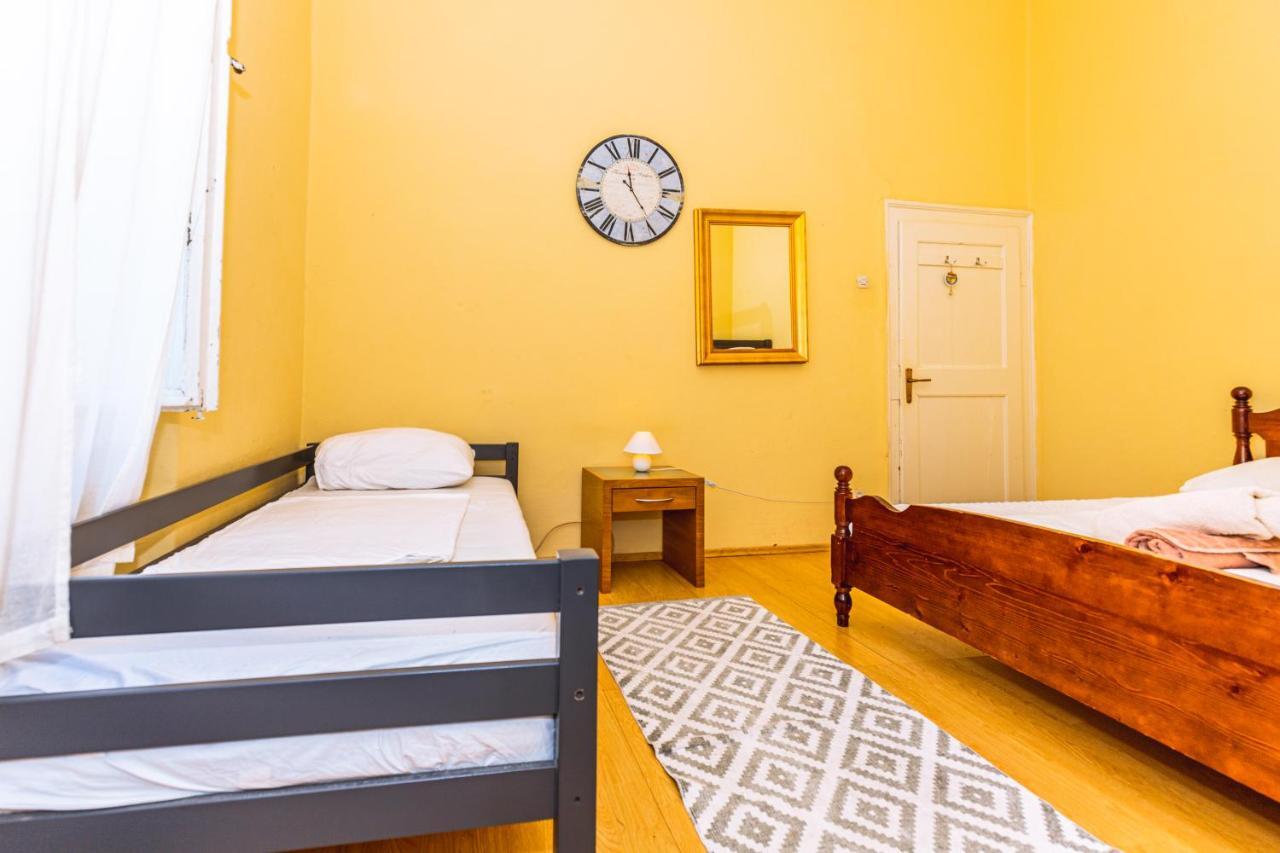 Guesthouse Isabel La Catolica Dubrovnik Eksteriør bilde